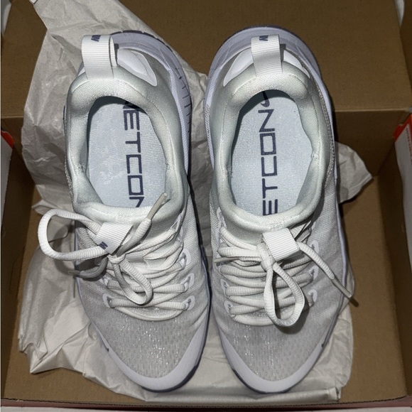 Nike White and Gray Women's Sneakers - Picture 3 of 4